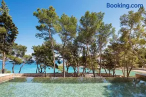 Vale Estates - exclusive & private estates by the sea - Image 1