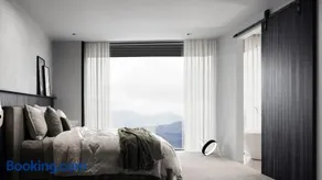 4B Skyline - Image 1
