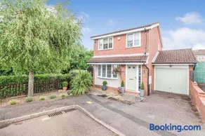 Wigmore Lodge - FREE Parking & Airport & M1 & Contractor & Leisure - Image 1