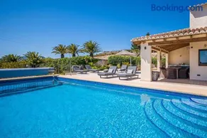 Luxury Villa with panoramic views over Moraira - Image 4