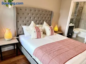 502 Luxury 1BR apartment in center city - Image 3