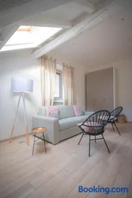 Comonfive Apartments - Image 1