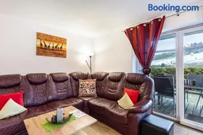 Apartamento vacacional con terraza, jardín y barbacoa | Vistas al jardín - Image 2