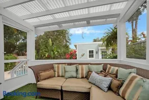 Charming Cottage w Pool, Walkable to Downtown - Image 3