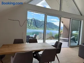 Montelago, Penthouse am Ossiacher See mit Kamin, Seeblick, Seezugang - Image 1