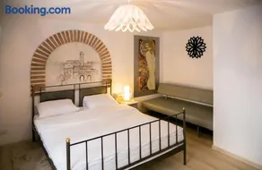Hegel Apartment - Image 1