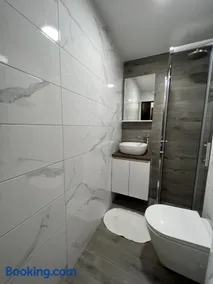 Green Garden Gajac Apartman - Image 5