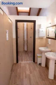 Miraz Albergue O Abrigo - Image 5