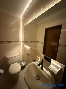New Central Apartment 101 - Image 3