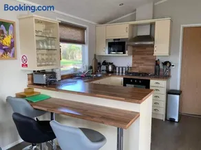 Honeybee Lodge - Image 3