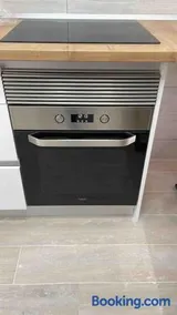 Planta baja moderna y nueva a estrenar en el centro ciudad 2 habitaciones y 2 baños - Image 2