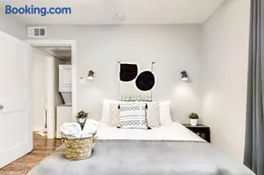 The Boutique Space & Free Parking - Image 2