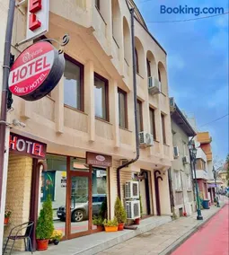 Hotel Oppium Restaurant & Garden - Image 1