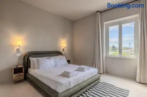 Fraioli En-Suite Rooms - Parking & Self Check-In - Image 1