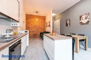 Red Brick Apartment Centrum - Image 1