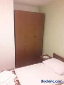 Roza Guest House - Image 1