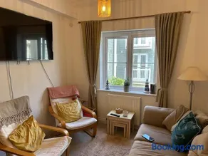 Stunning 2 bedroom modern apartment! Amazing views! - Image 4