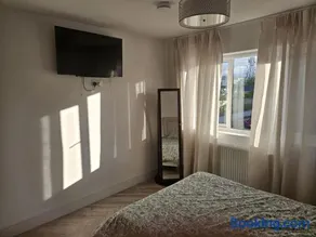 Ensuite room to lett - Image 2