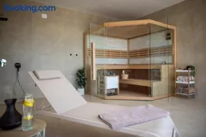 Villa Mille with sauna and pool - Image 3