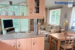 Cedar Retreat Southview - Sleeps 6 Wifi & Garden - Image 4