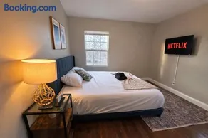 Central 1BR Birmingham Stay Near Downtown & UAB - Image 2