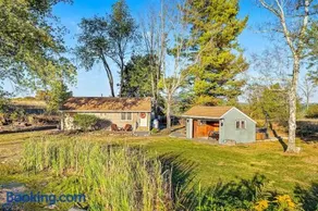 Pond Haven Retreat Wood-Burning HotTub & FirePit - Image 3