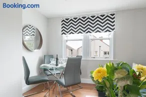 Dalkeith Three Bed Two Bath Apartment - Image 2