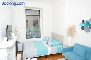 New York84 Charming3 Upper West Side Apartment - Image 1