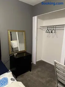 Downtown Private Deluxe Room - Image 4