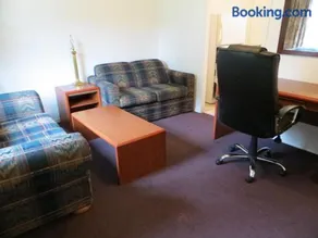 Madison Suites Motel - Image 4