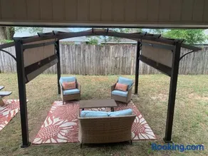 D's Florida-Alabama Vacation Home Sleeps 14 Guests - Image 3