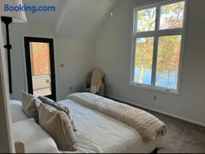 Modern Lakefront Getaway Jersey Shore - Image 2