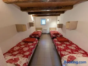 Gîte Le Séquoia: Confort pour 17 personnes, idéal pour randonner dans les Vosges Saônoises - FR-1-583-426 - Image 3