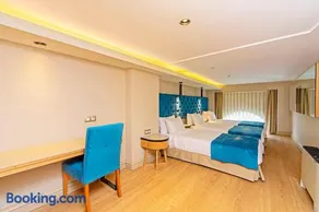 History Hotel - Image 4