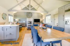 3 Bed in Hereford oc-83659 - Image 4