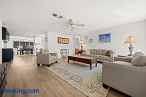 Beautiful, Accessible Venice Home near the beach and Historic Venice Downtown - Image 3
