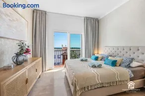 Paraiso Pueblo Penthouse - Rooftop Views & Garage - Image 1