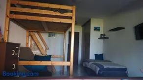 Beau studio en bord de mer avec piscine - Image 2