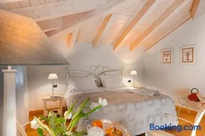 Boutique Room - Image 3
