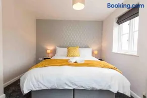 #Cloudstays Birmingham - City Getaway - 2 Lakes - Ideal For Couples Groups & Contractors - Image 4