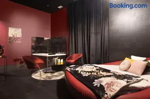 Legend Majestic Superbe Love Room - Jacuzzi - Champagne - Romantisme - parking privé GRATUIT - Image 5