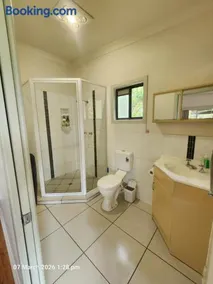 Wolvi farm retreat qld Australia - Image 5