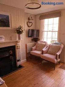Dunsley Cottage - Image 3