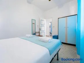Family holiday house by the sea - Image 2