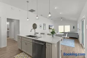 Newly built 3 bedroom with Golf Cart - Image 1