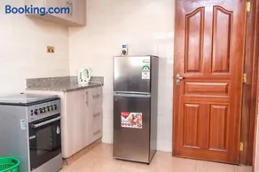 Honey Suite Two Bedroom Master & Suite Apartments - Image 1