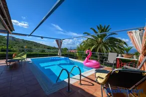 Entspannen Sie sich kleine 3bdr. Villa mit Pool in der Nähe des Meeres bei Mikri Mantineia Kalamata - Image 1