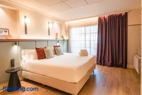 JovA Hotel Boutique - Image 2