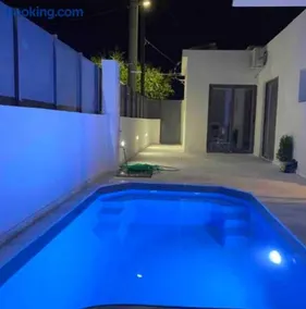 Luxury 6 bedroom 4 bathroom villa with pool - Image 2