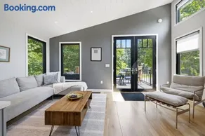 Walk to Beach Chic Modern-Metro Vacay Home & Deck - Image 1